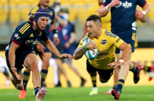 Logan-Henry-Hurricanes-Liam-Coombe-Fabling-Hurricanes-Highlanders-Super-Rugby-Pacific